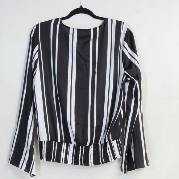International Concepts B&W Random Stripe Smocked Hem Blouse Size Large NWT - Picture 4 of 6